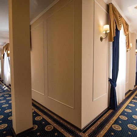 Dioskuria Hotel Sukhumi Ngoại thất bức ảnh