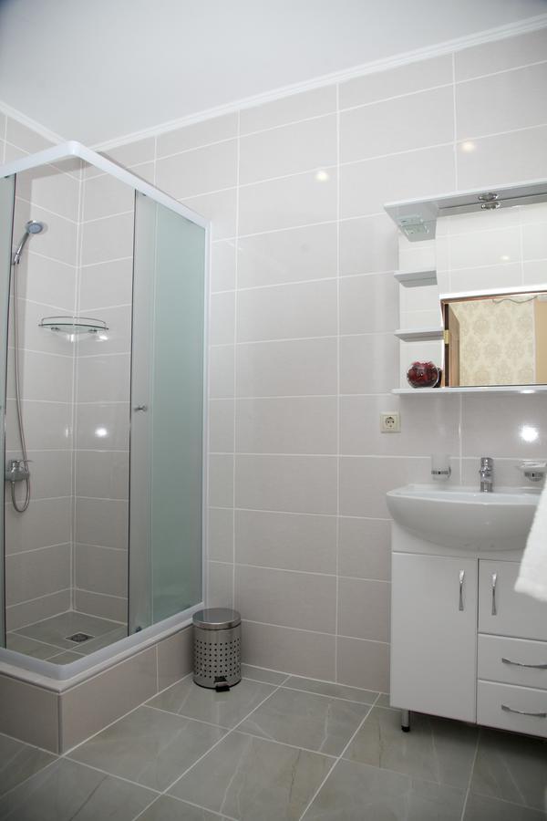 Dioskuria Hotel Sukhumi Ngoại thất bức ảnh
