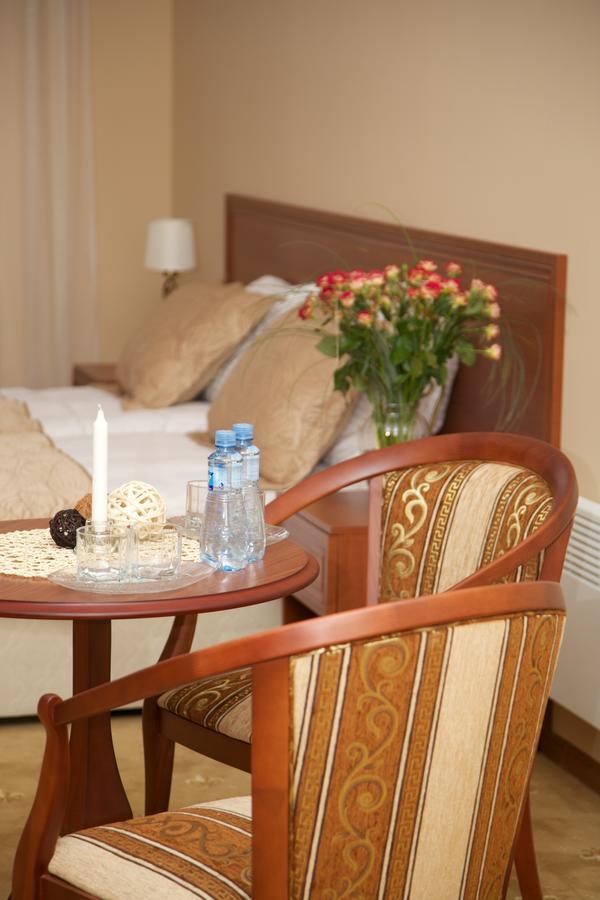 Dioskuria Hotel Sukhumi Ngoại thất bức ảnh