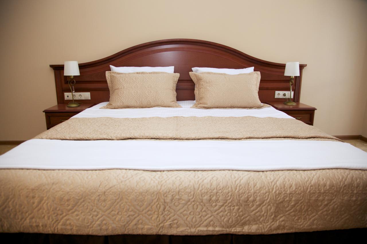 Dioskuria Hotel Sukhumi Ngoại thất bức ảnh