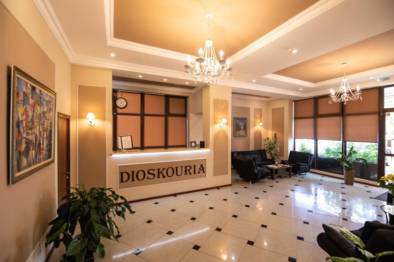 Dioskuria Hotel Sukhumi Ngoại thất bức ảnh